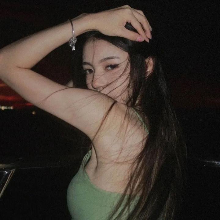 离婚后，她转身嫁给了千亿总裁